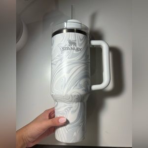 Stanley Cup 40 oz in gray pattern